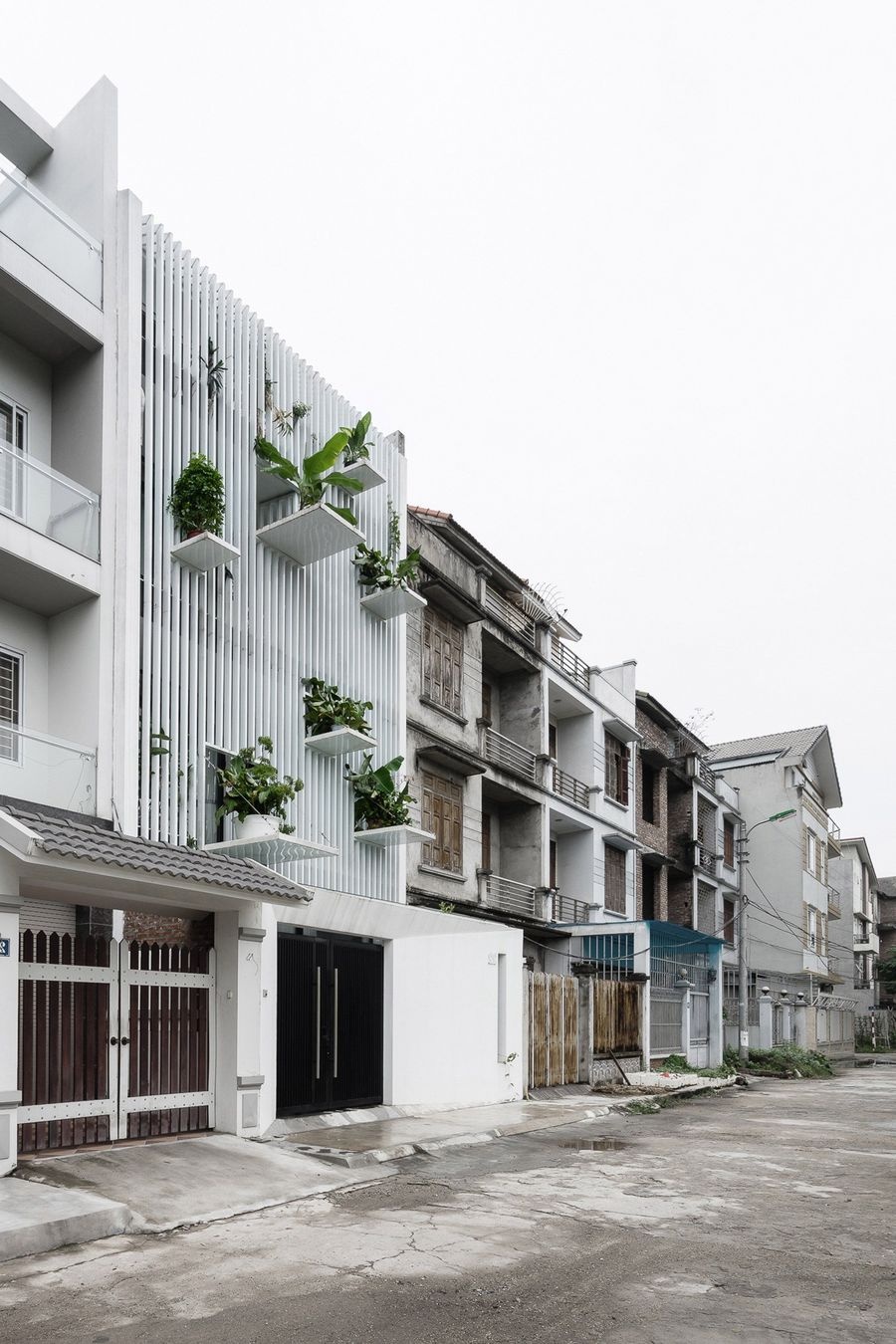 20+ Mẫu thiết kế nhà ống 2 tầng đẹp, hiện đại và Kinh nghiệm xây nhà ống